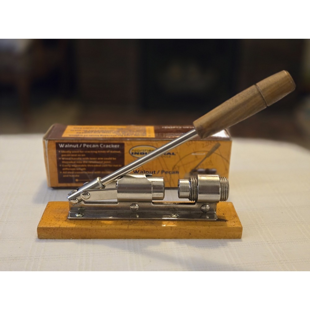 Northern Industrial Tools Walnut Pecan Nut Cracker Holidays Christmas Vintage